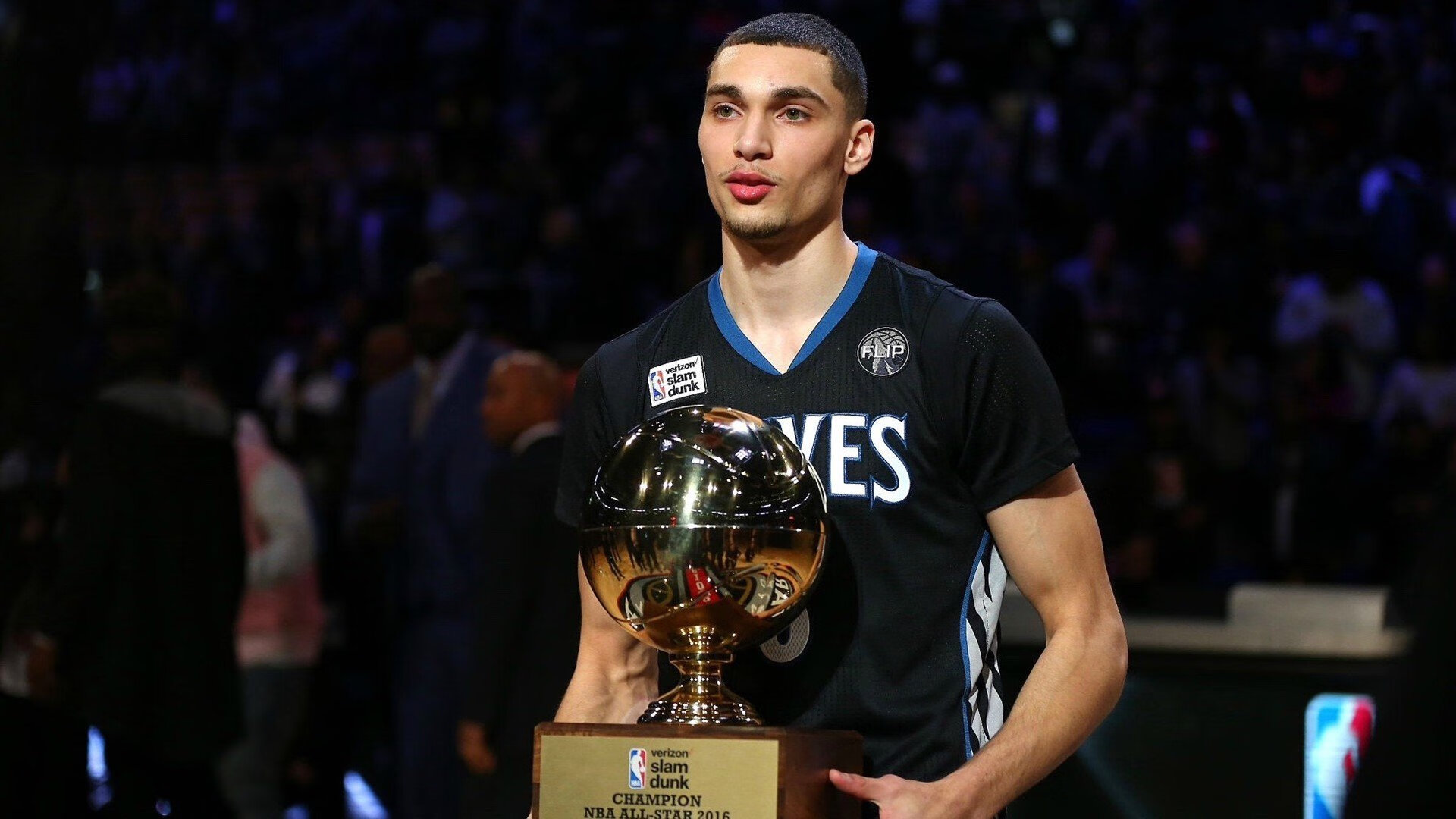 乔·波尔曼的突破与传球，让袋鼠队进攻如行云流水，乔什·鲍曼