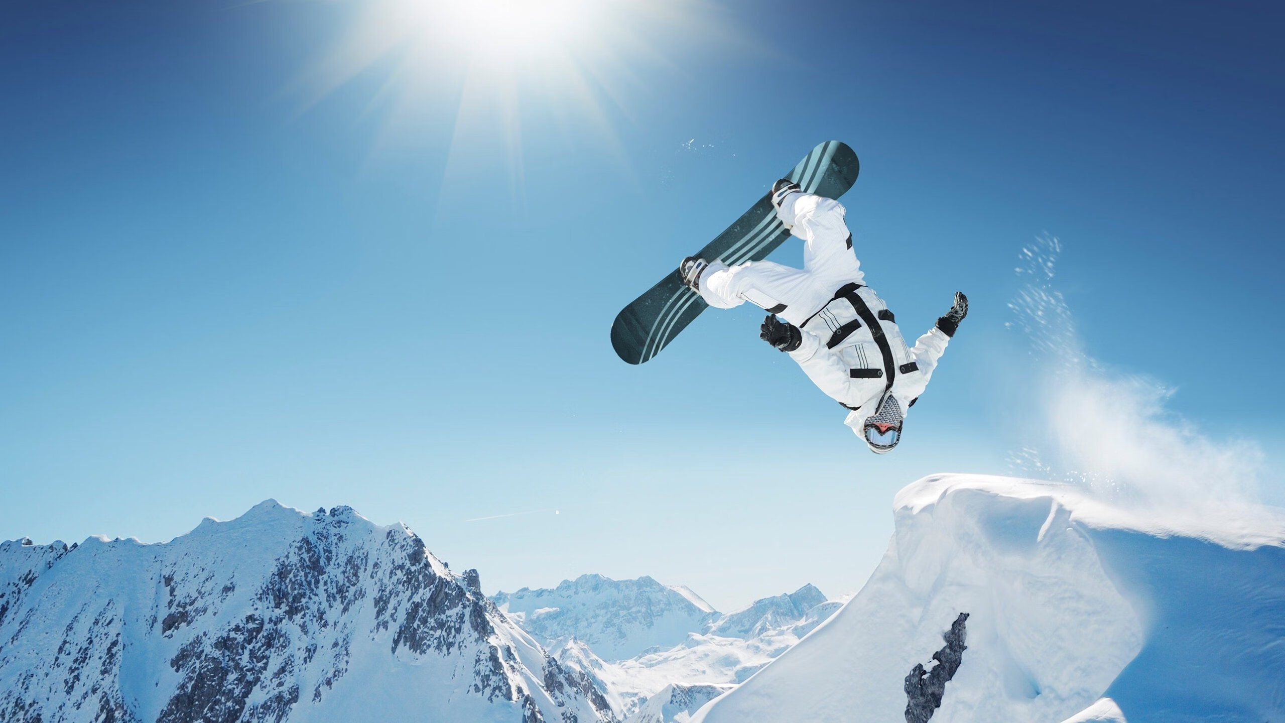 爱游戏体育-世界杯现场高潮不断：奇迹瞬间点燃全场热情，世界杯超燃视频